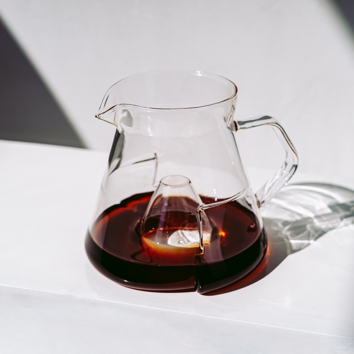ICOSA CYCLONE SENSORY CARAFE