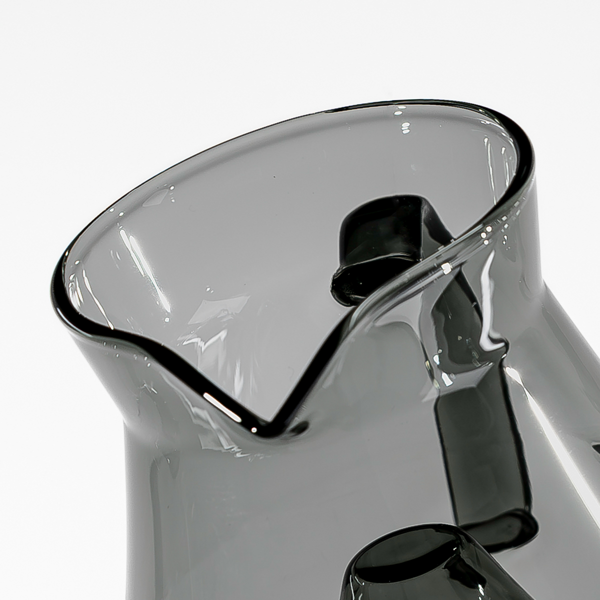 ICOSA CYCLONE SENSORY CARAFE